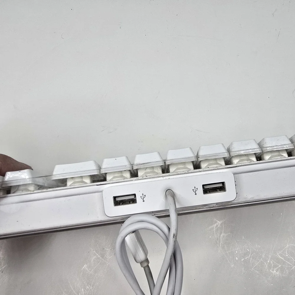 ⌨ Apple A1048 USB Wired Keyboard White Full Size Ergonomic Mac OS X Compatible